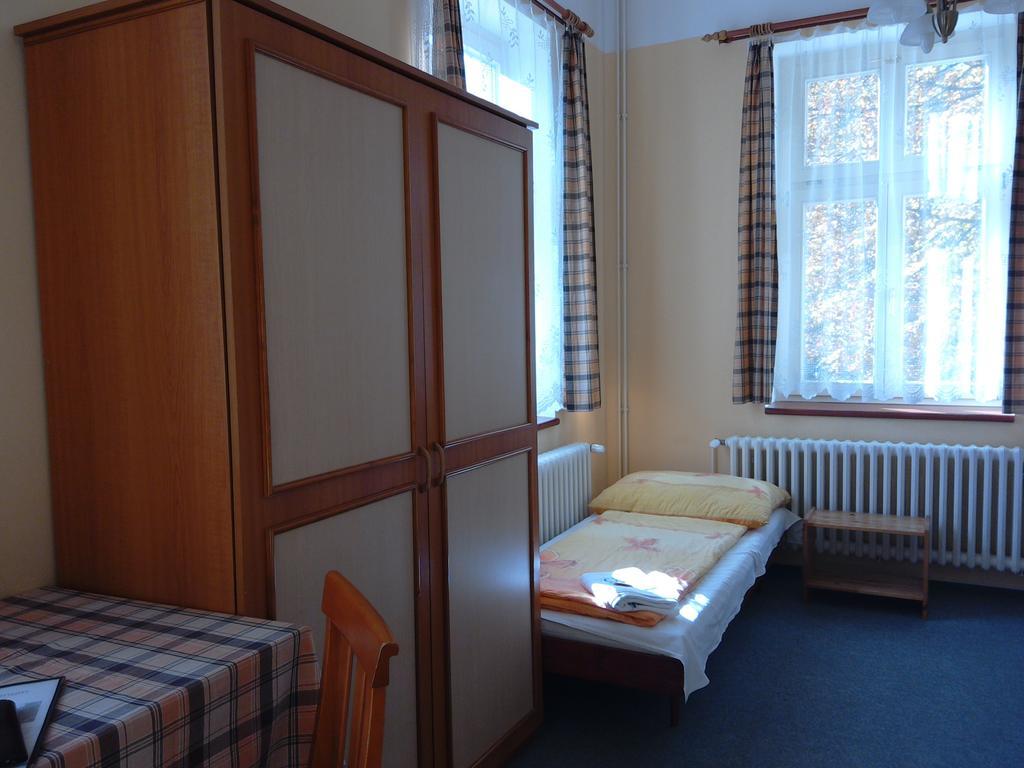 ホテル Marianum Jl,S.R.O. ヤンスケー・ラーズニェ 部屋 写真